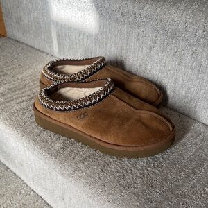 UGG Tasman US 6 Tan Suede Slip-On